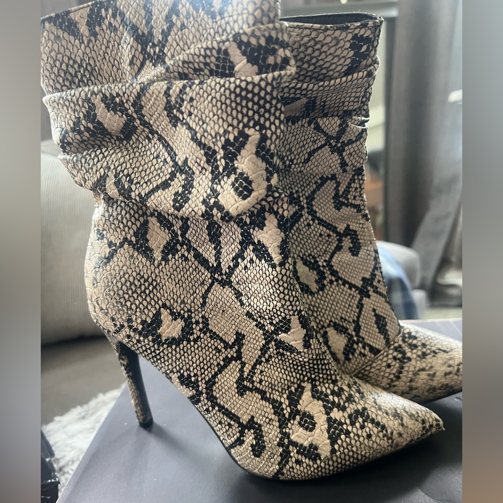 Snakeskin Patterned Women's Boots